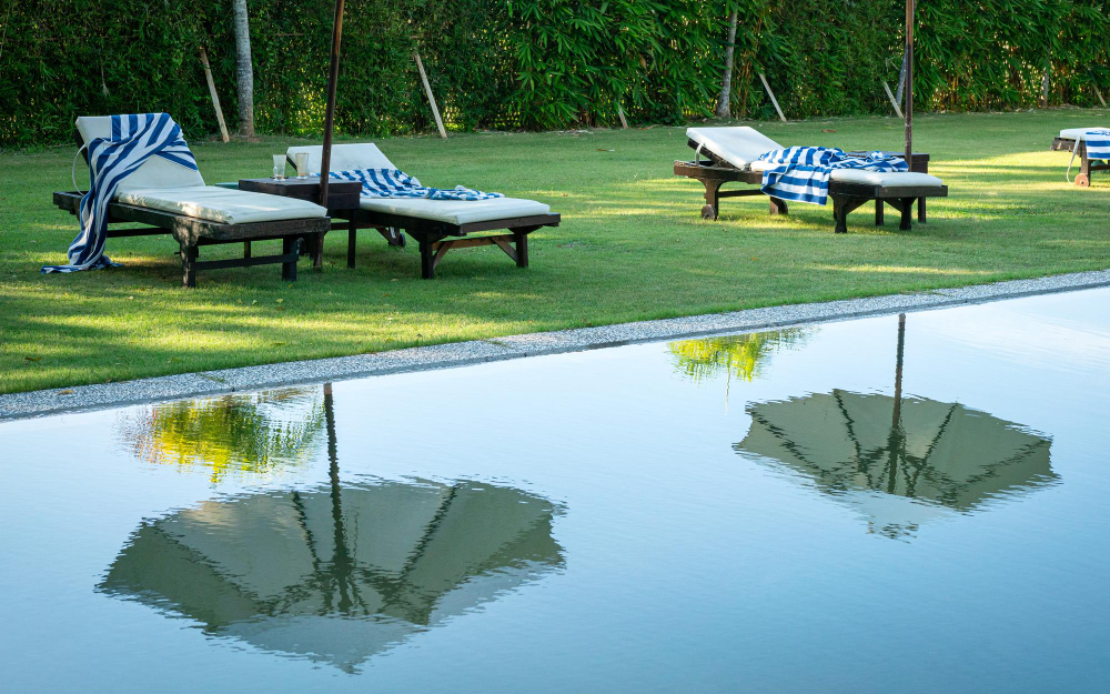 Opter pour une piscine écologique : une solution durable pour votre extérieur